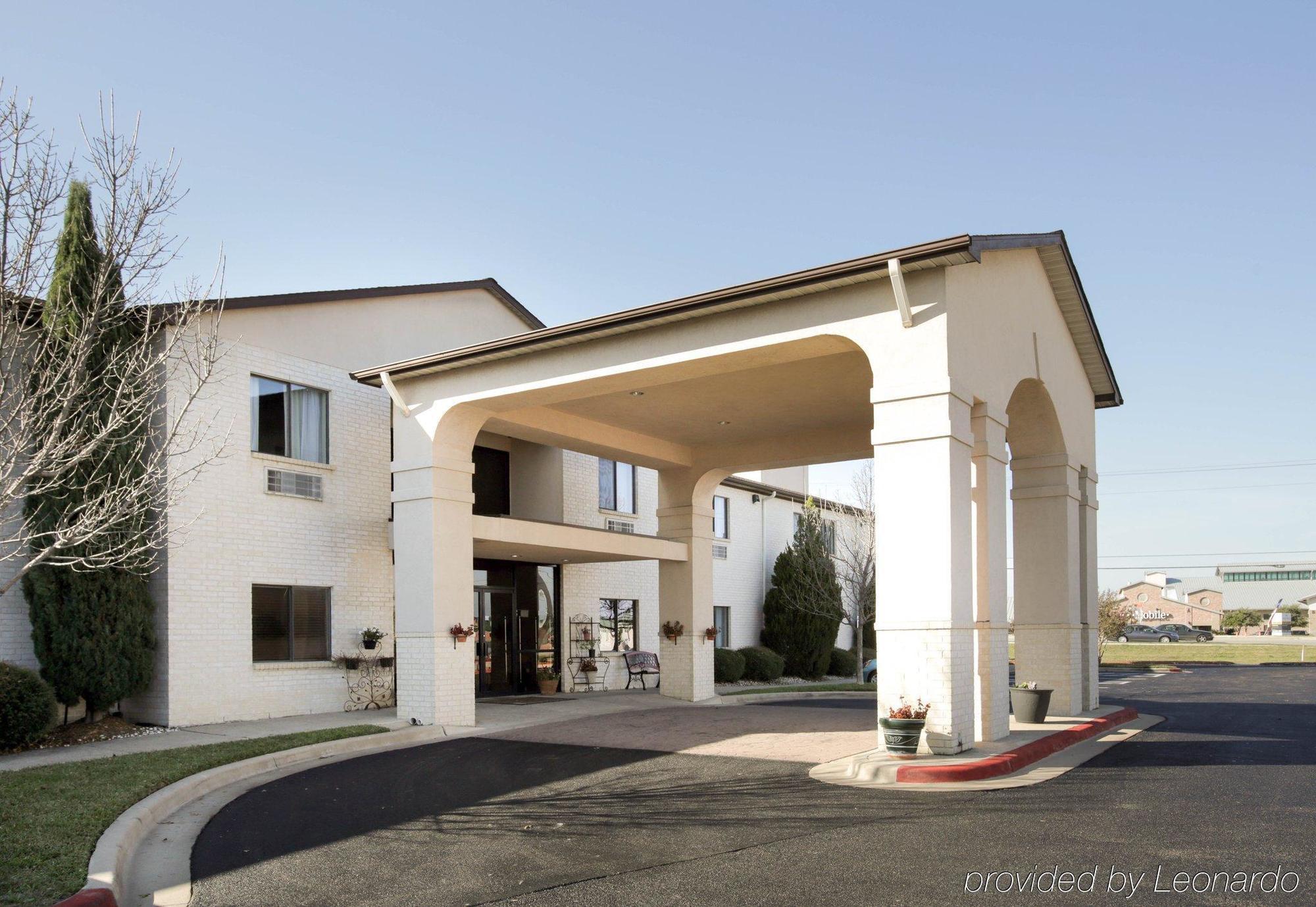 Quality Inn Cedar Park Exterior photo